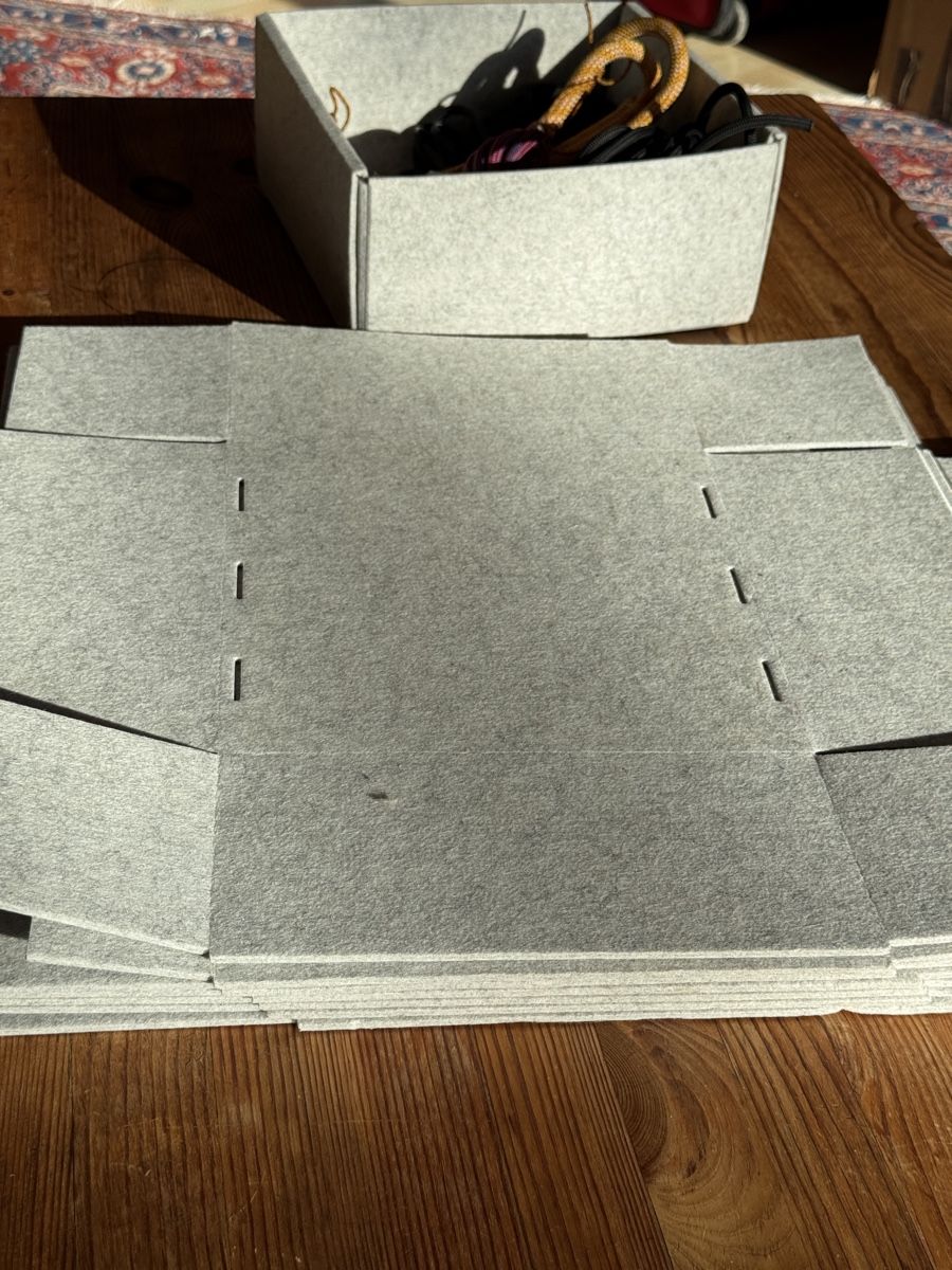 Casse di trasporto: Ikea Filzboxen 5 Stk., Grau – Nuovo (secondo la descrizione) da Hinterkappelen venduto da hugo_sophian 1