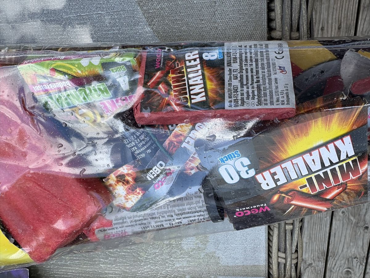 Spielzeuge: Grosses Feuerwerk-Set – Gebraucht aus Zürich von Orionos 5
