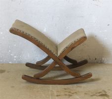 Alte schöne Fussschaukel aus Buchenholz