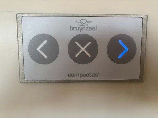 Schränke: "Compactus"-Anlage – Gebraucht aus Binningen von Vivianne8 3