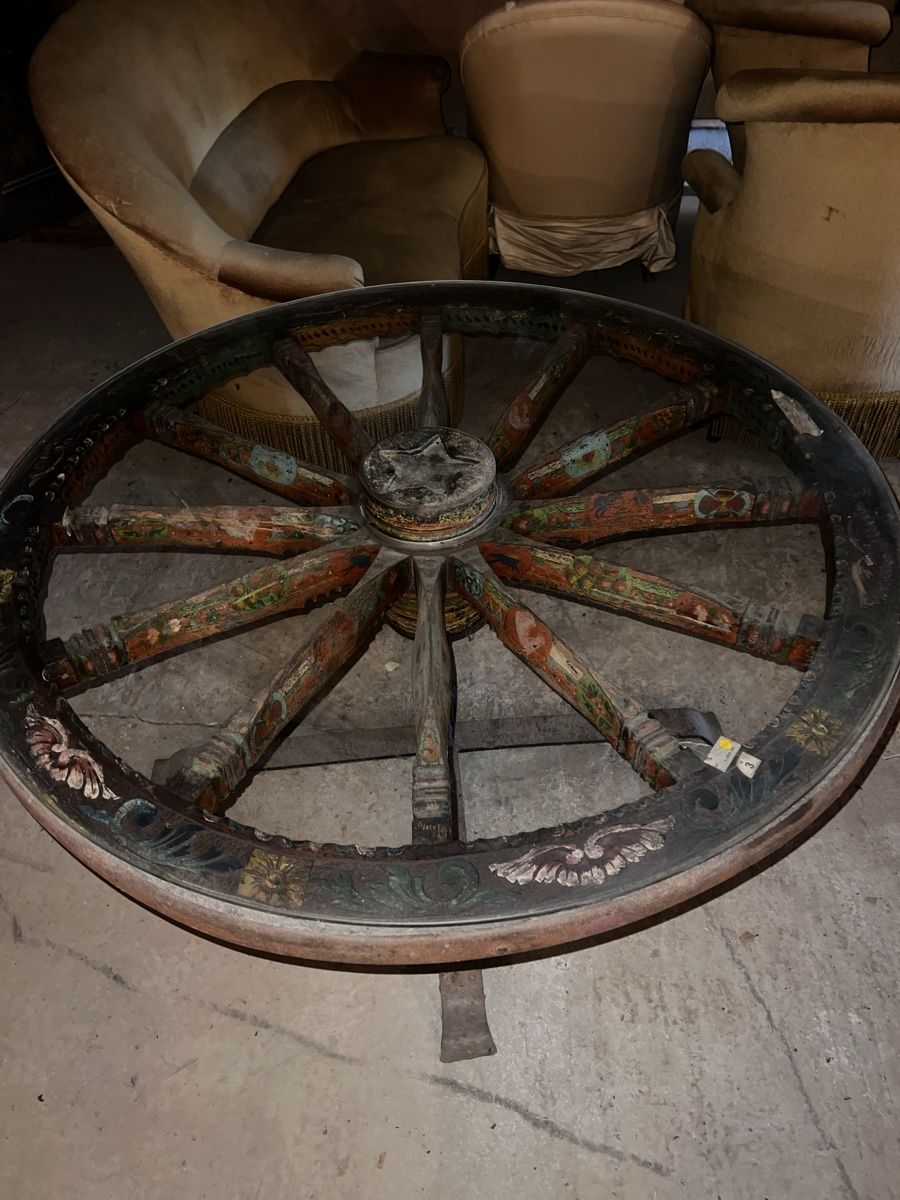 Tavoli: Salontisch Wagenrad – Usato da Ueberstorf venduto da lorena... 5