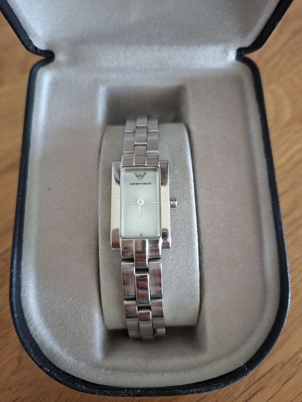 Armani Uhren: Emporio Armani Damenuhr, Silber – Gebraucht aus Hitzkirch von Emanuela.Cucco 1