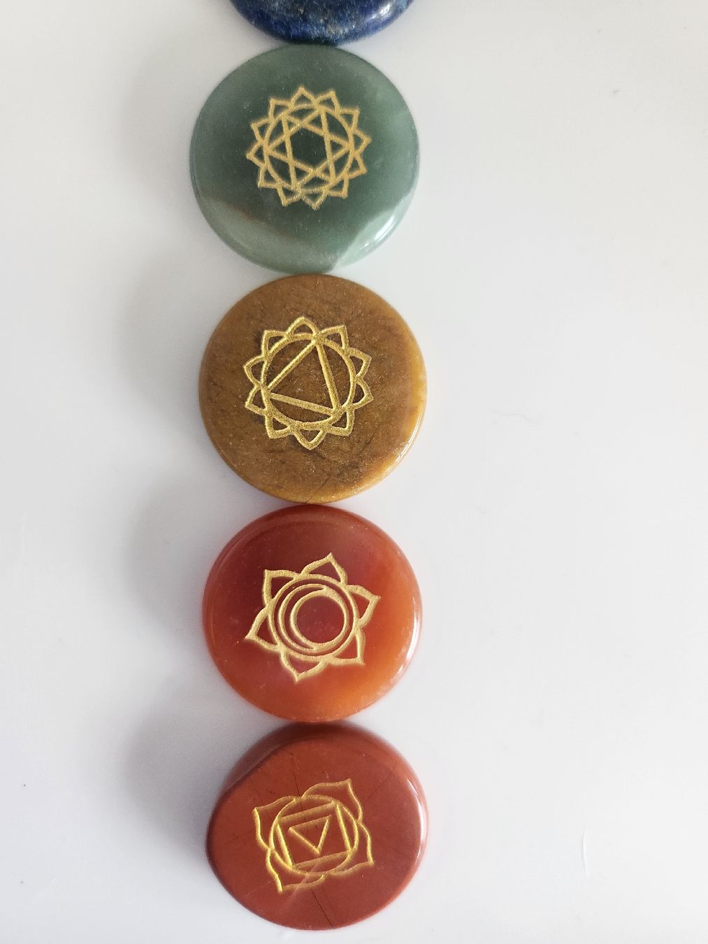 Minerali & Pietre curative: 1 set de pierres naturelles 7 chakra  – Nuovo e nell'imballaggio originale da St-Livres venduto da SilkeC 2
