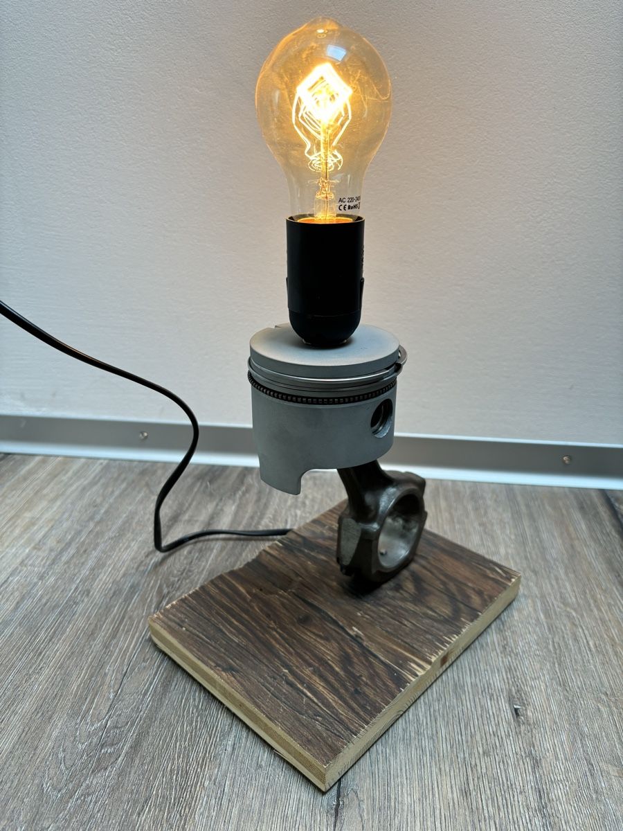 Lampade: Upcycling Tischlampe Kolben Pleuel – Usato da Salvenach venduto da Bali06 1