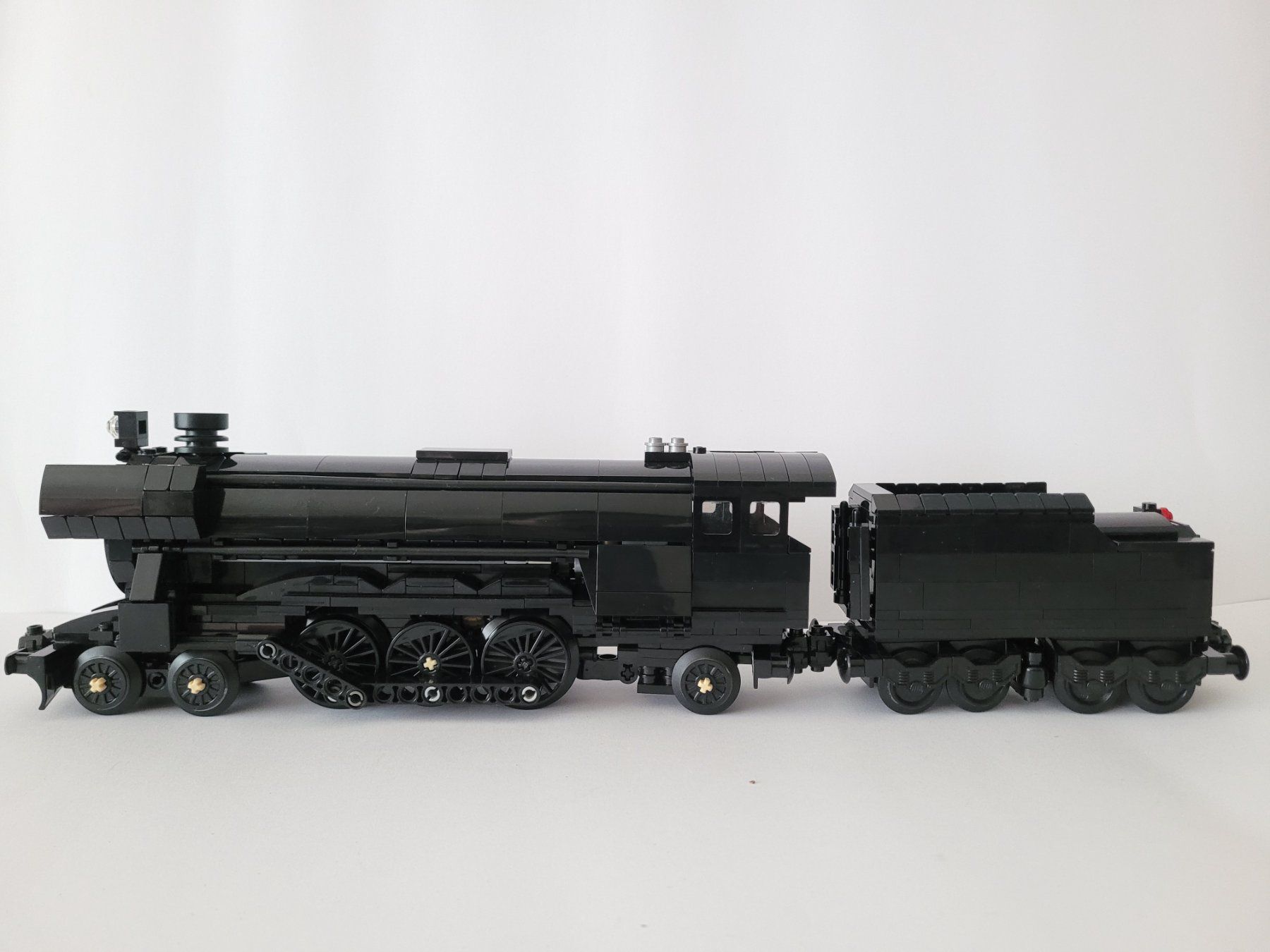 Lego Kit di costruzioni: Train Lego Black Emerald Night, construit sur schéma 10194 – Usato da La Tour-de-Peilz venduto da estelle69 2