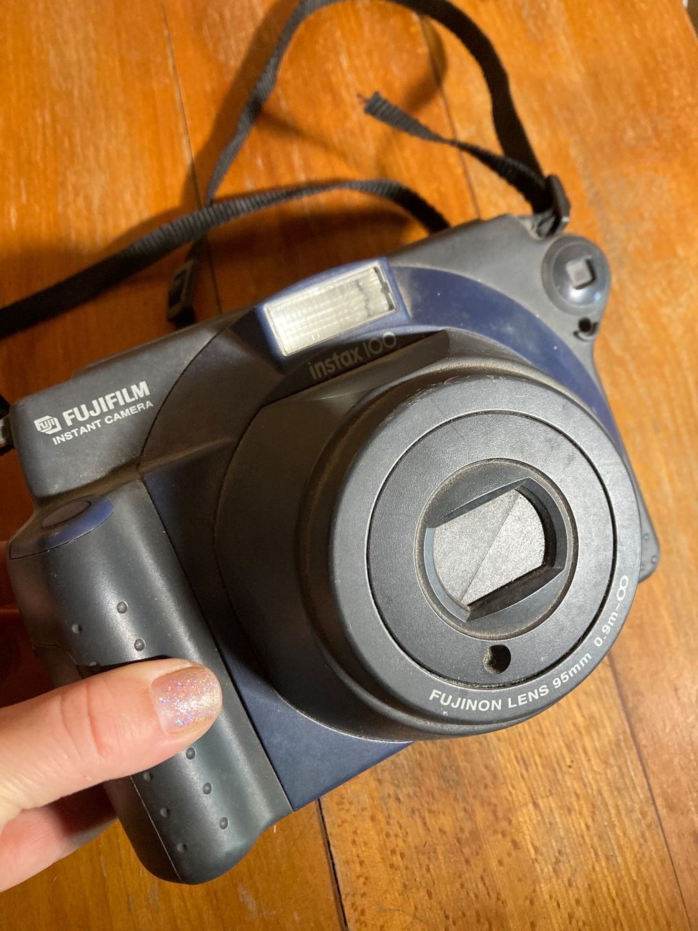 Fujifilm Fotocamera: Instax 100 Fujifilm Instant Camera – Usato da St-Cierges venduto da LeRegain 1