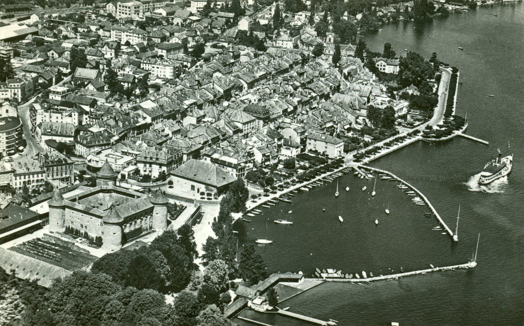 Cartoline postali: Morges - Vue d'avion – Usato da Chavornay venduto da SupraSenna