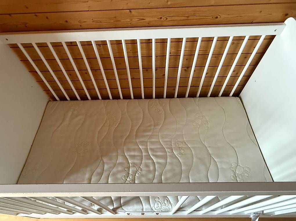 Letti: Babybett inklusive Wickelkomode – Usato da Herisau venduto da nicci90 4