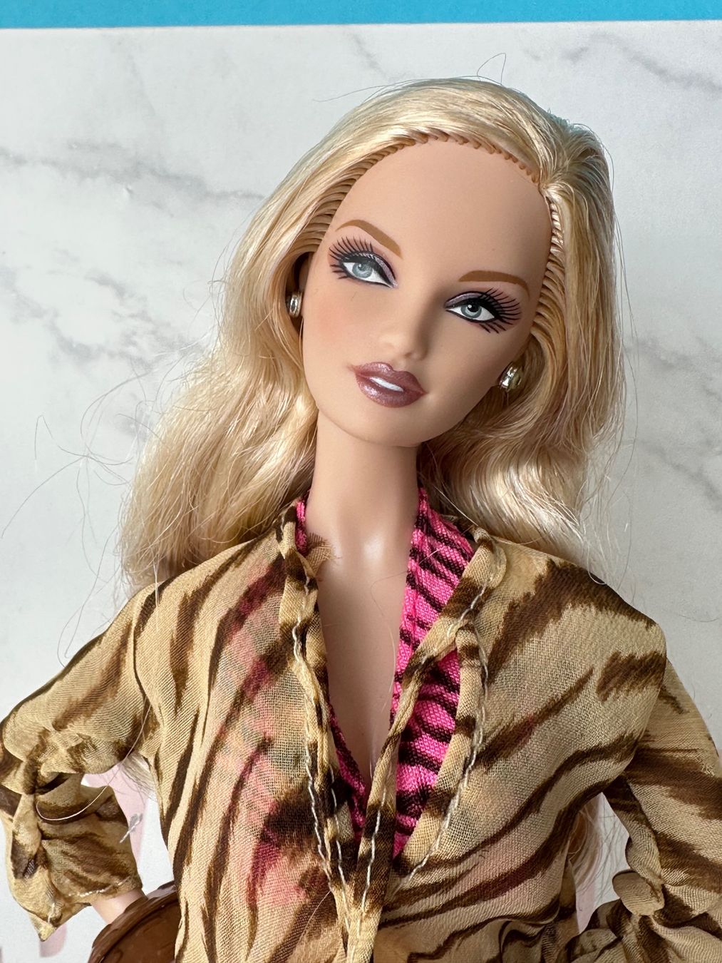 Poupées: Barbie mit Ständer – D'occasion à Meisterschwanden par jordilabandadrei 3