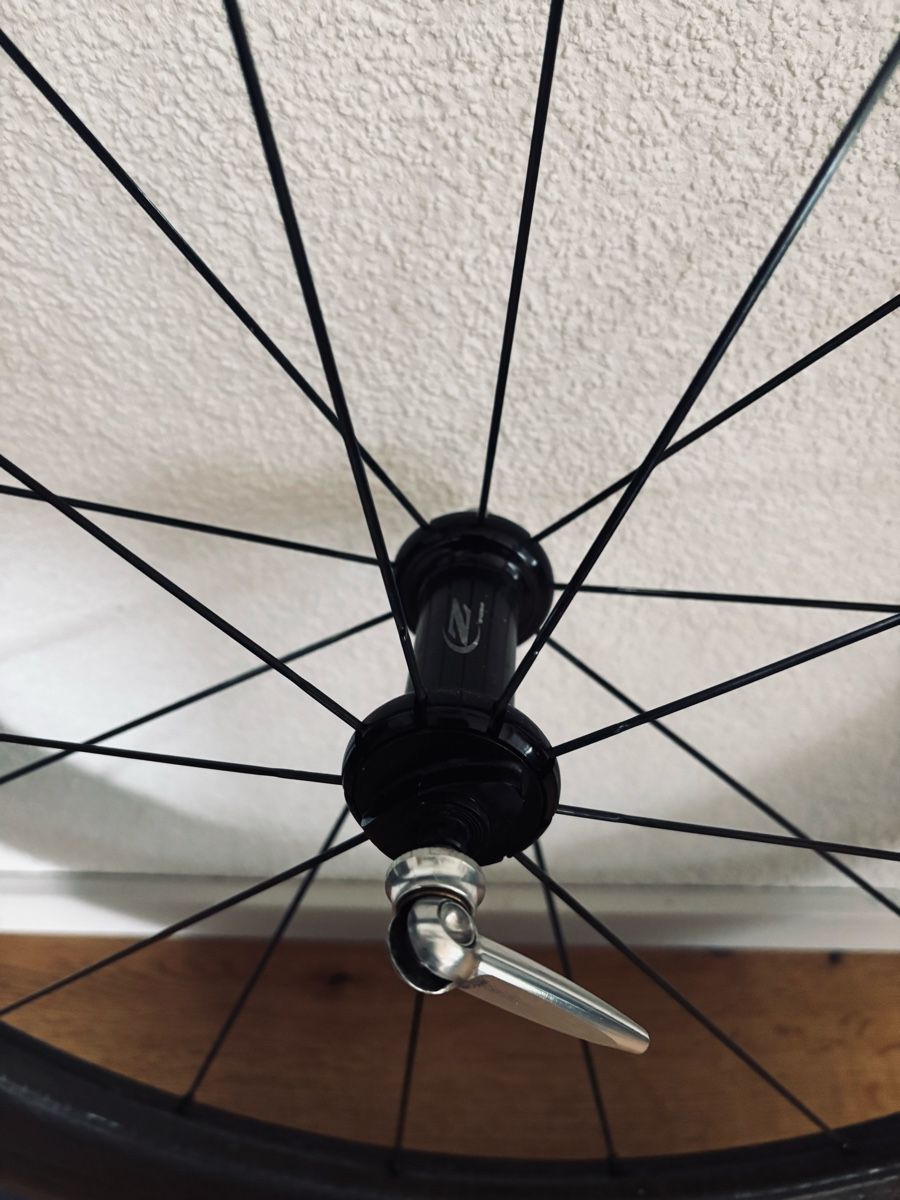 Pneus & Kompletträder: ZIPP Laufrad Carbon – Gebraucht aus meiringen von Vlinder01 1