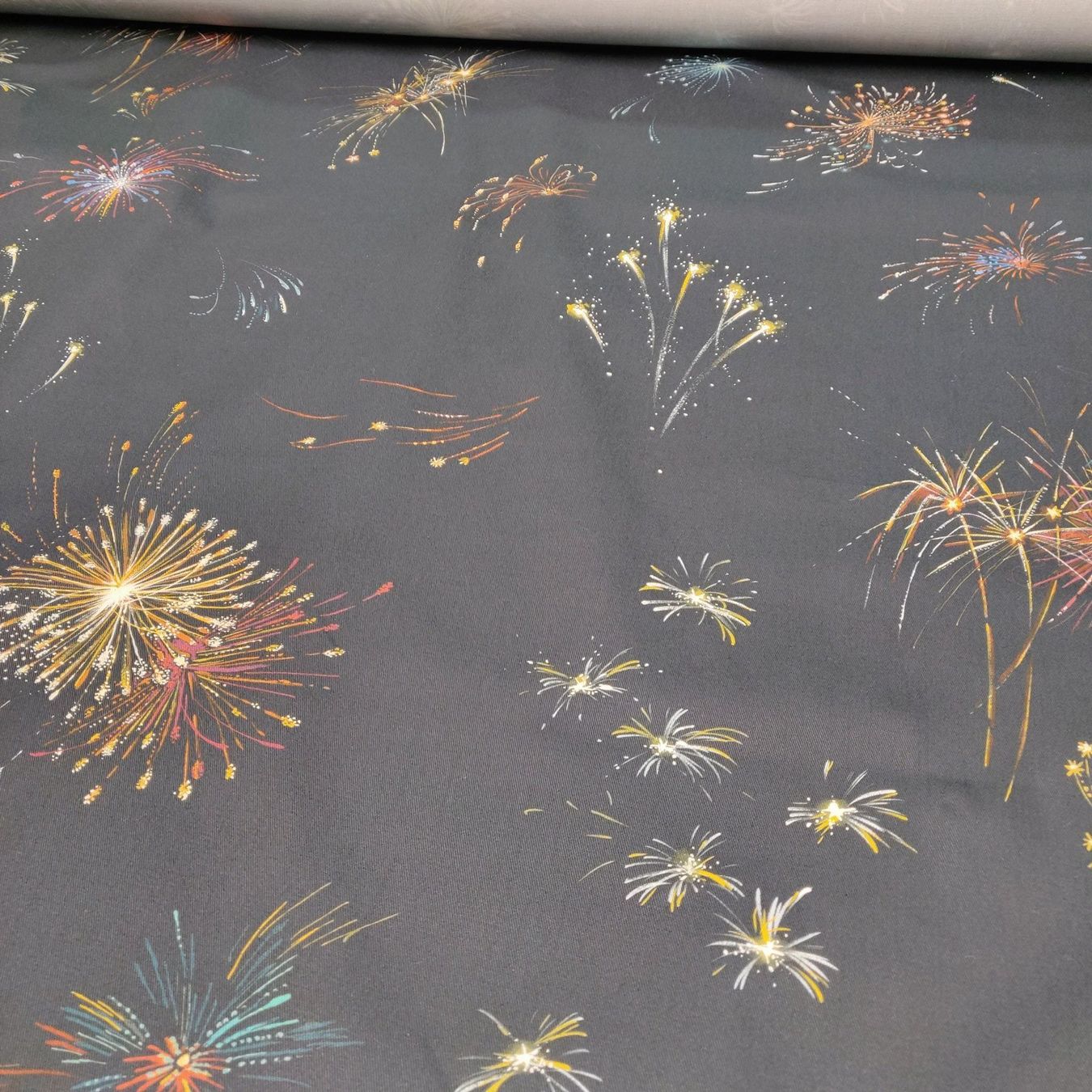 Tessuti: Designer Baumwolle Gabardine 1.20m x1.5m Firework – Nuovo (secondo la descrizione) da Lufingen venduto da Voyager7 9