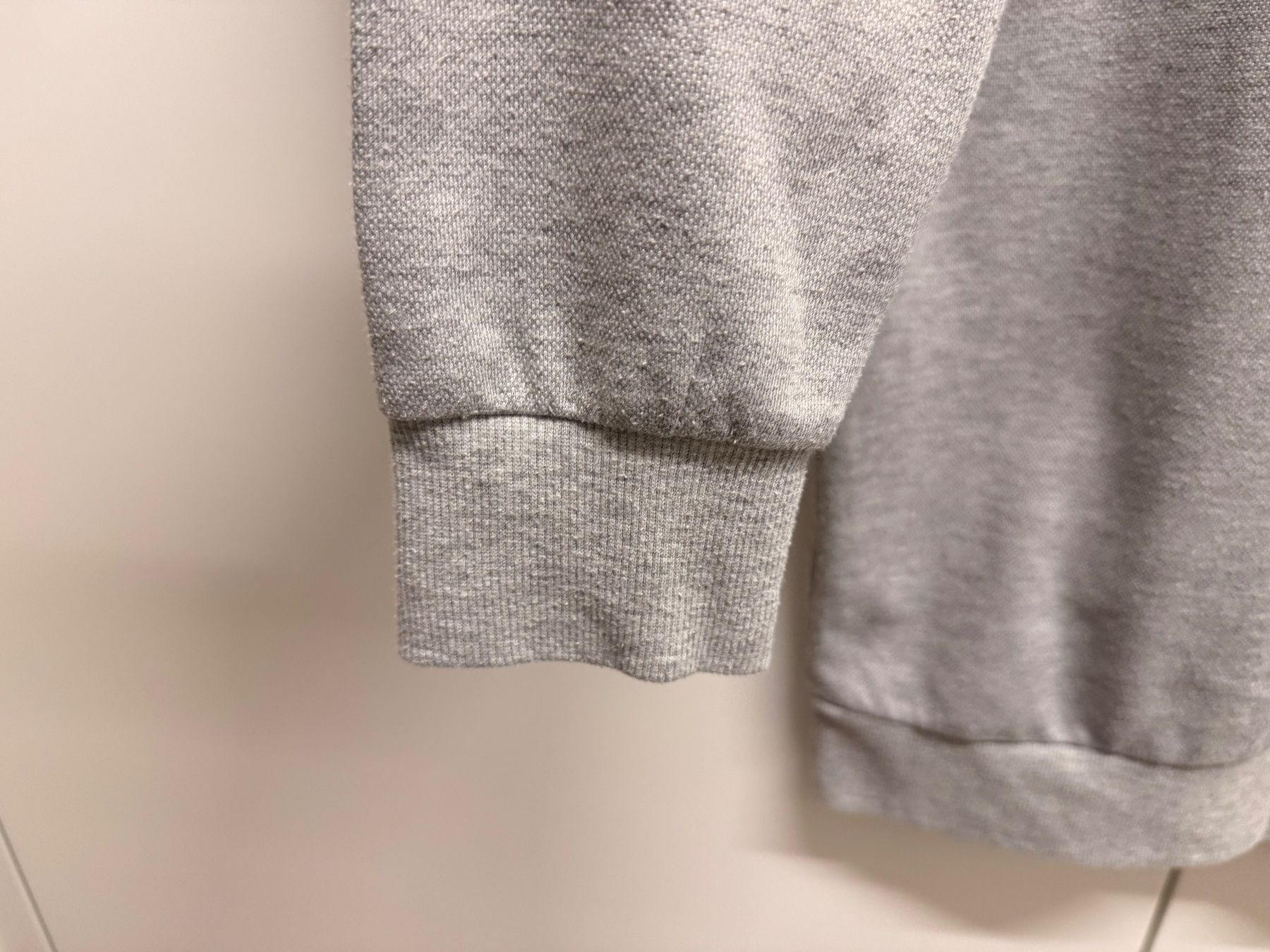 Primark Pullover & Sweatshirts: Pullover Primark grau mit Schulterdetails Grösse M – Gebraucht aus Zürich von celai. 5