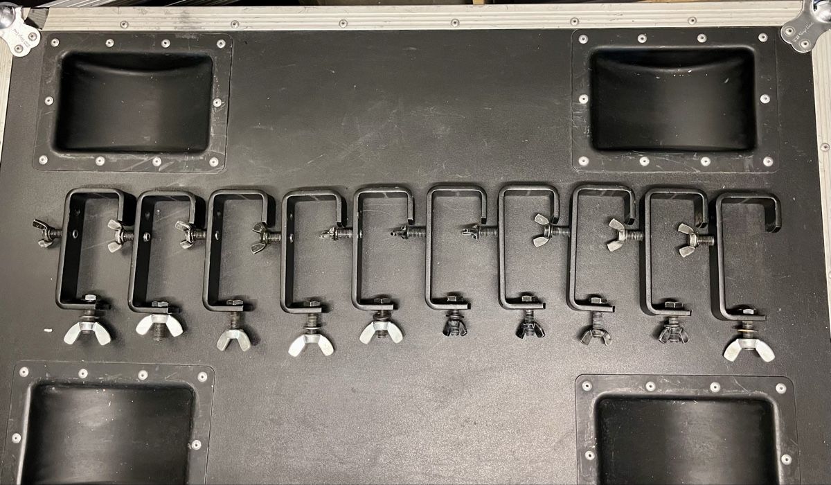Lampade: Lot de projecteurs PAR-56 + accessoires et flightcase – Usato da Genève venduto da RVA_GVA 4