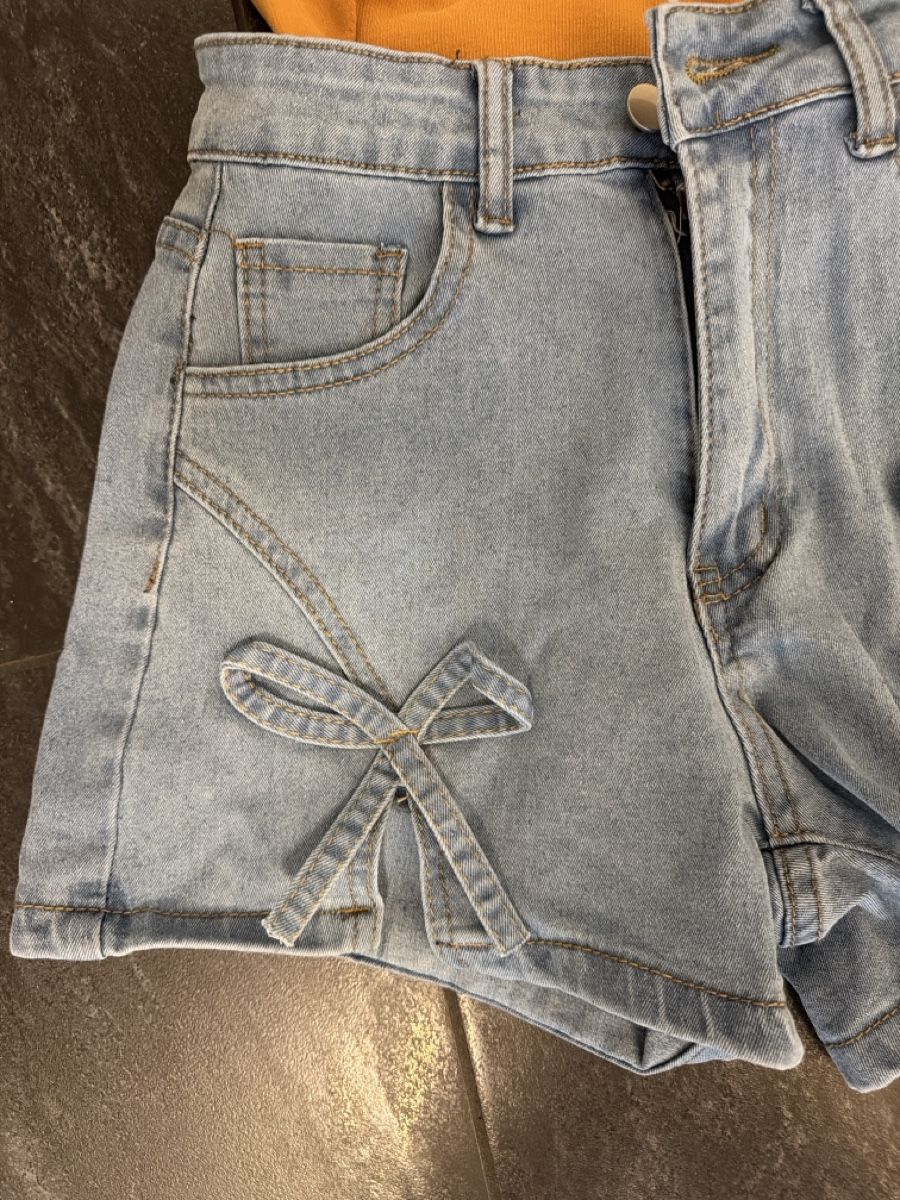 Jeans: Hotpants S. Jeans neu – Nuovo (secondo la descrizione) da Däniken SO venduto da NBdesign 1