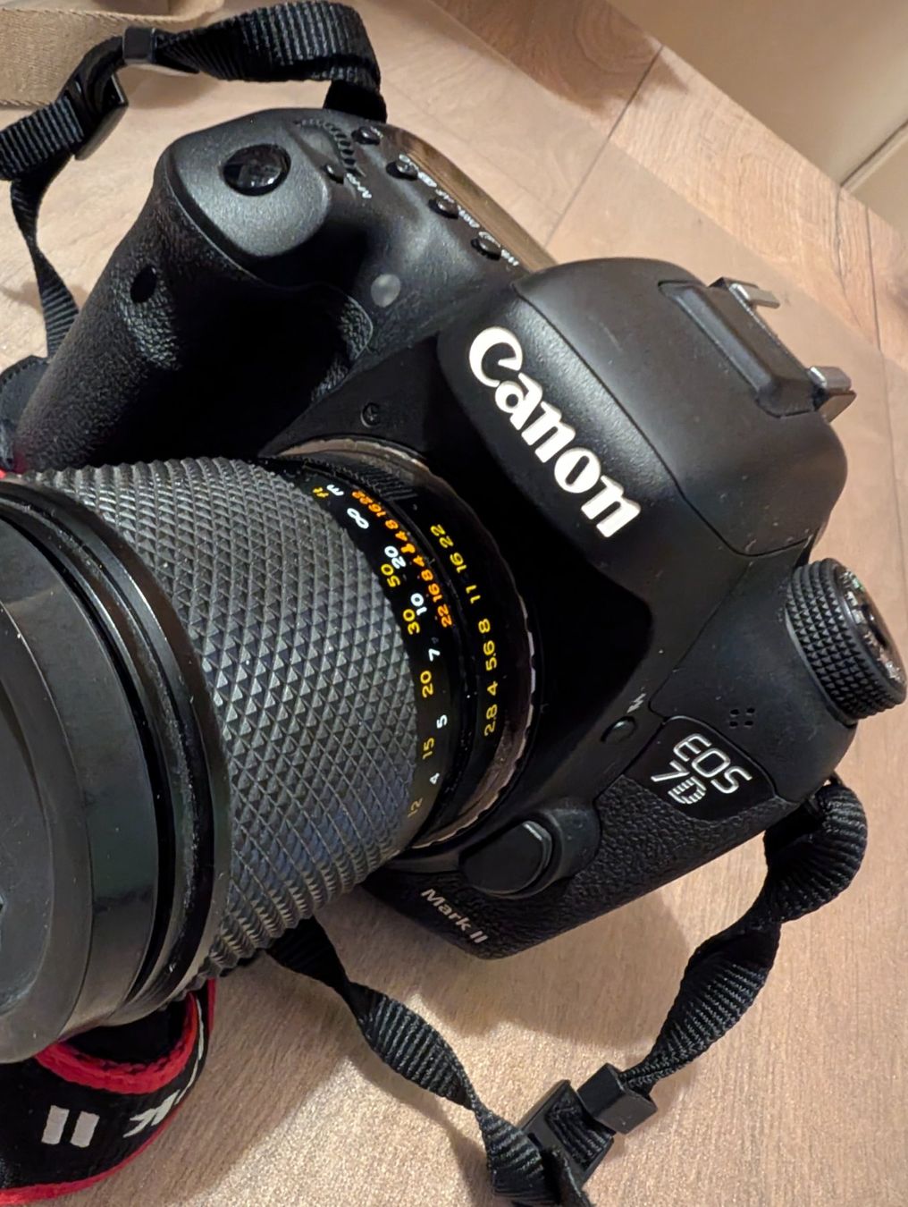 Canon Fotocamera: Canon EOS 7d mark II – Usato da Colombier NE venduto da Hanslepire