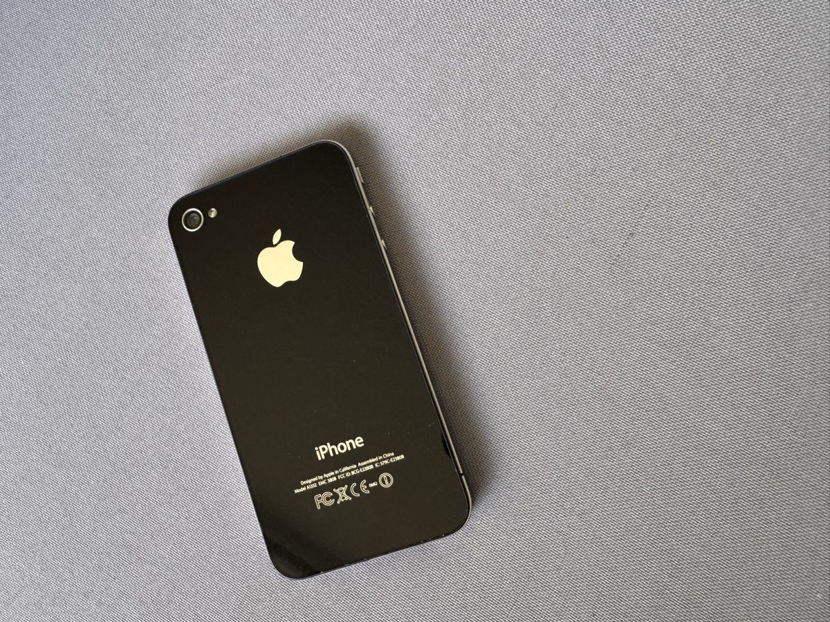 Apple Telefoni cellulari / Smartphones: Apple iPhone 4.  16GB.      Comme Neuf – Usato da Lausanne venduto da Denis- 5
