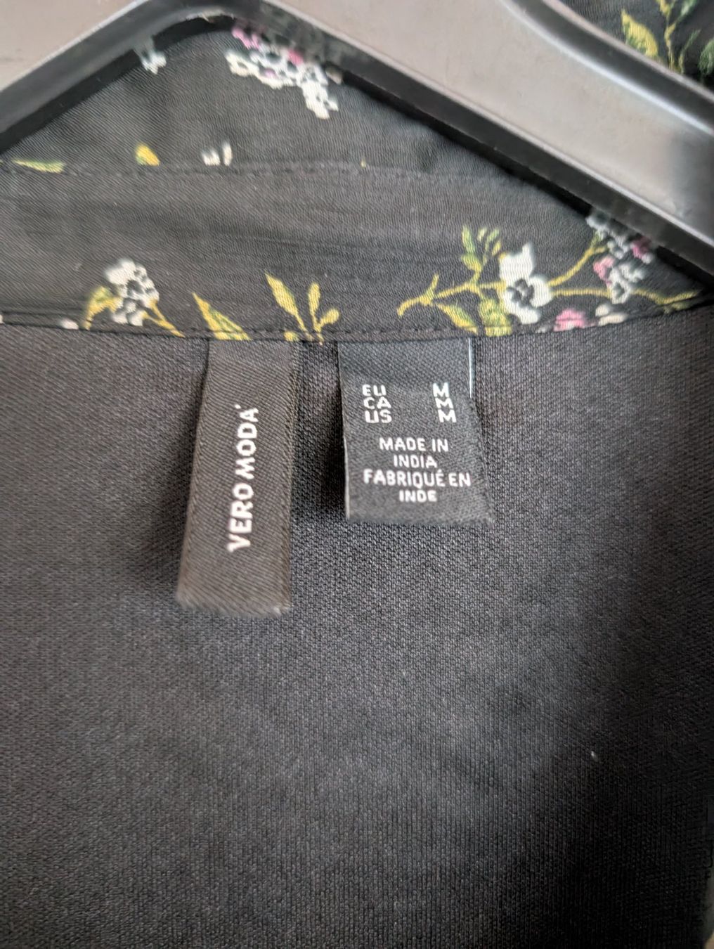 Vero Moda Kleider: Sommerliches Vero Moda Kleid mit Blumenmuster, Gr. M – Gebraucht aus Volketswil von Thopas6871 1