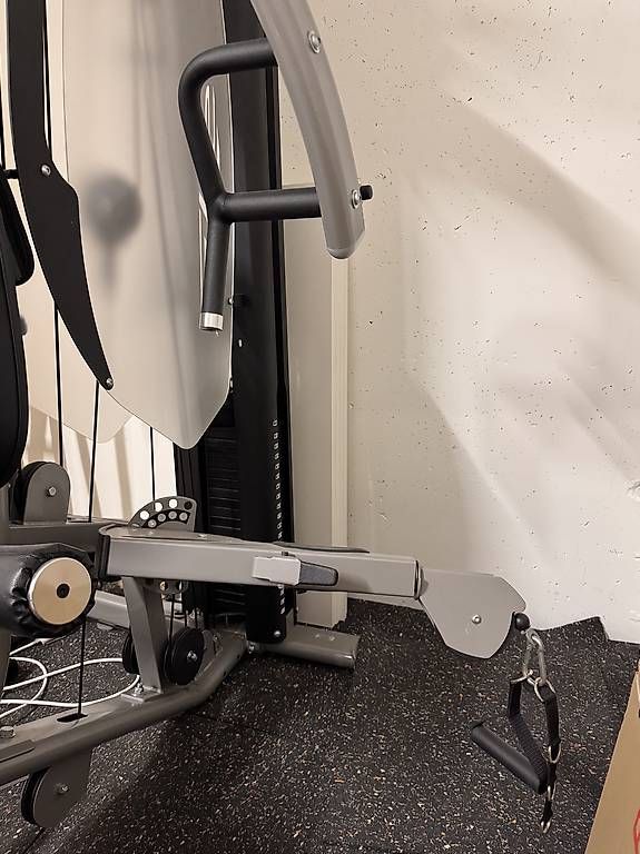 Hometrainer: Neuwertiger Multifunktionaler Hometrainer  – Usato da Unterengstringen venduto da Mithril80 3