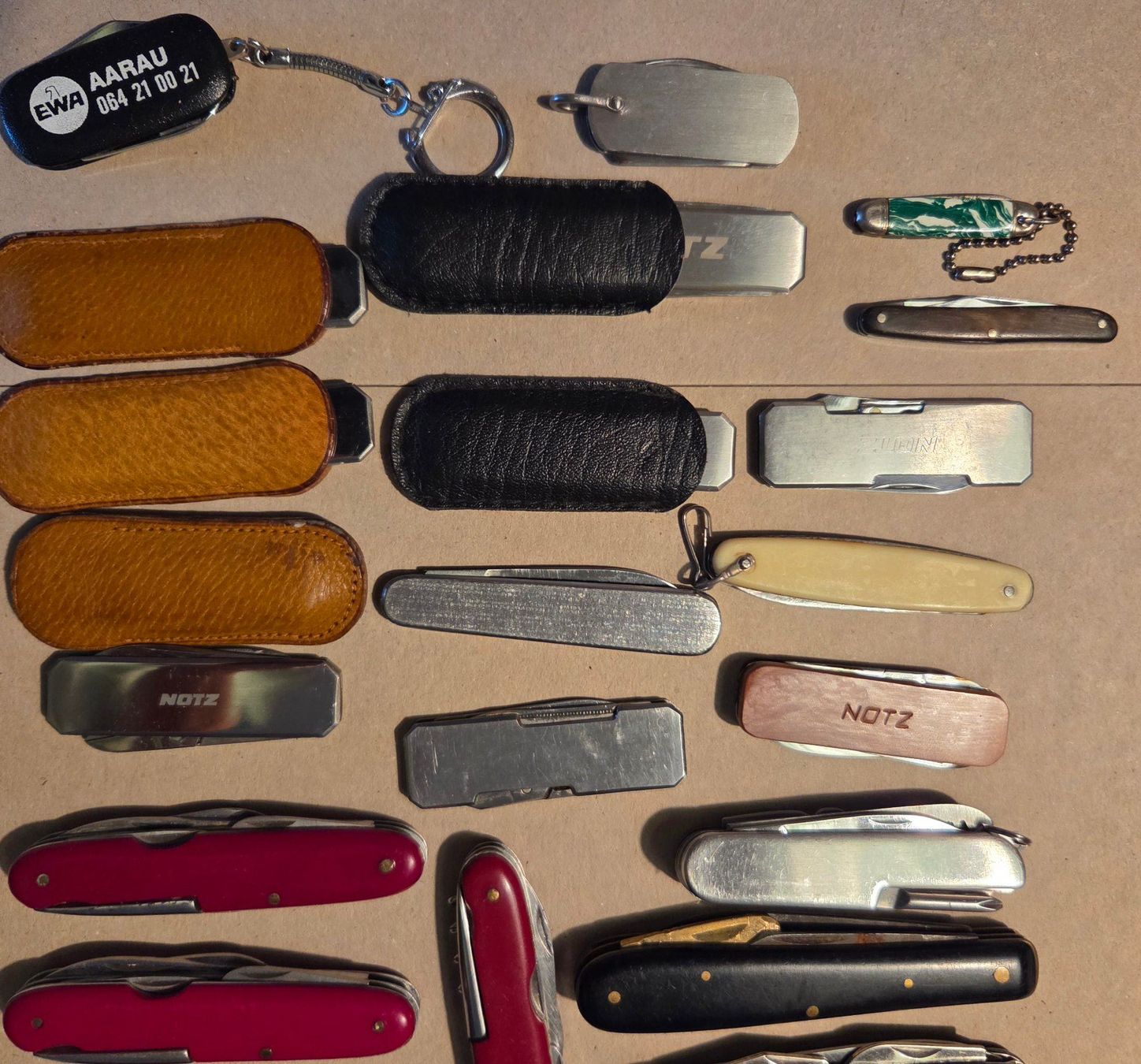 Victorinox Couteaux de poche: Konvolut Diverse Sackmesser – D'occasion à Gossau SG par tenerife11 1