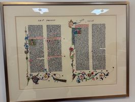 Gerahmte Faksimile-Seite aus "Gutenberg - Bibel"