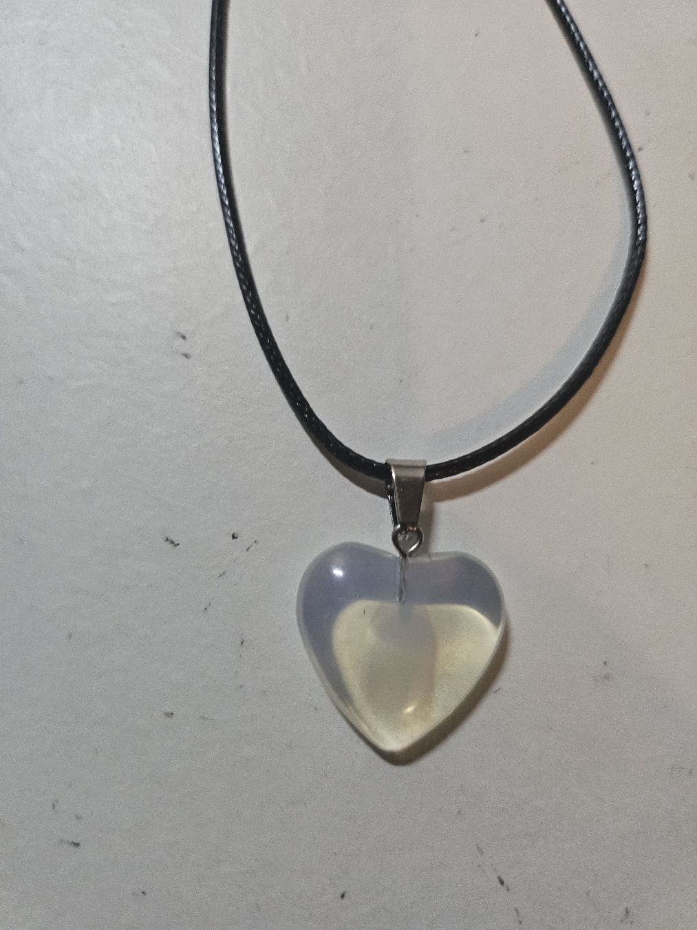 Colliers: collier coeur blanc – Neuf (Voir description) à Senèdes par hen_fw8b