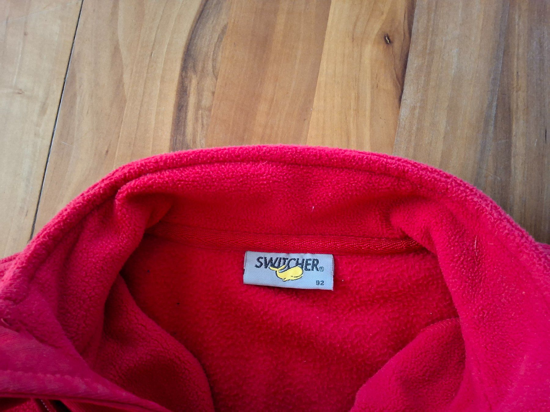 Switcher Jacken & Mäntel: Fleece Pullover rot Grösse 92 gebraucht – Gebraucht aus Sachseln von Cadfael1 2