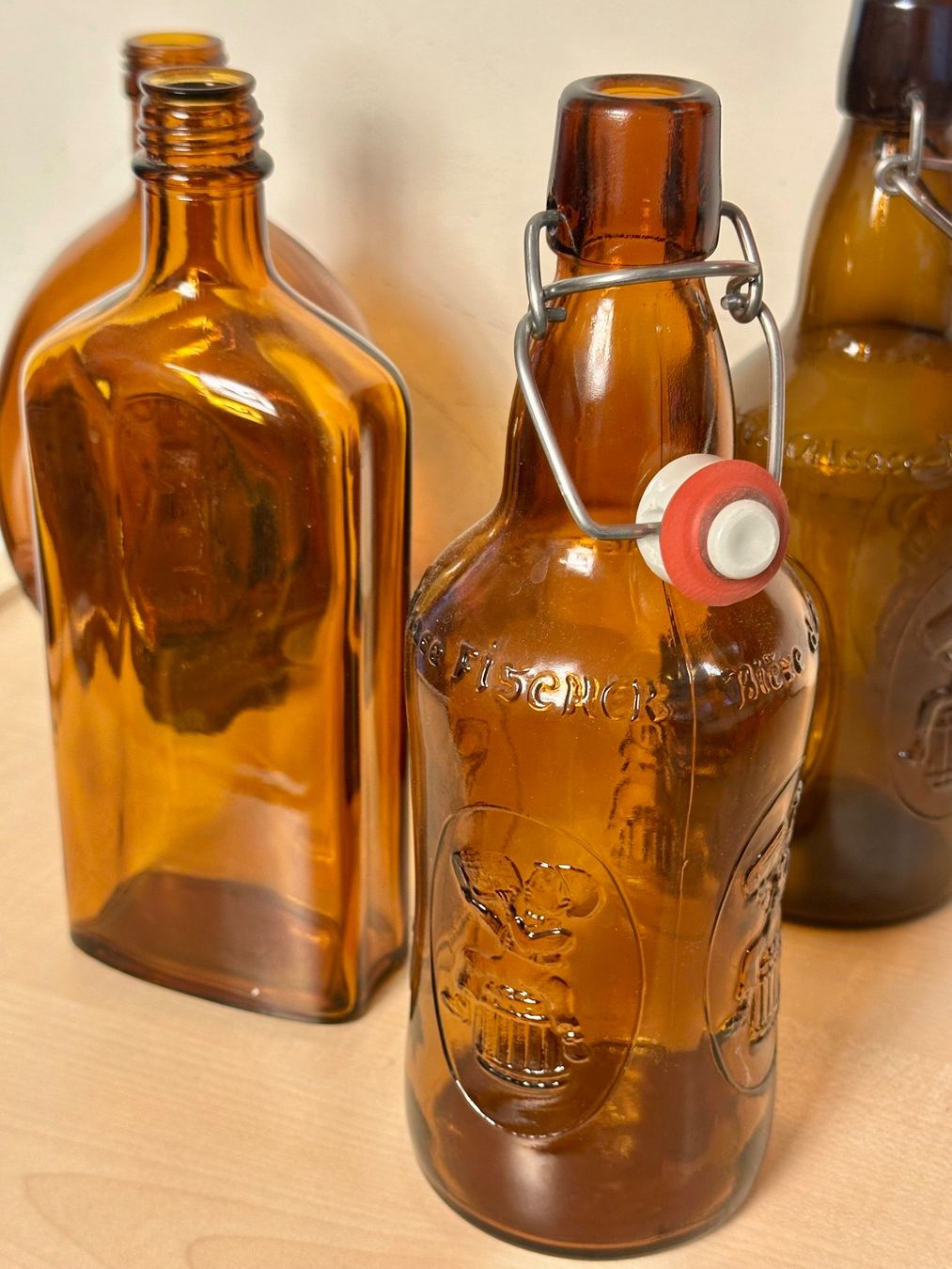 Bicchieri, Caraffe & Bottiglie: Antike Bierflaschen Sammlung, Vintage, 4 Stück, Braun – Usato da Münchenstein venduto da tsp01 1