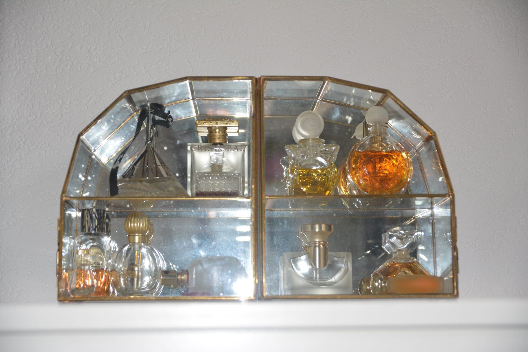 Vetrine: Kleine Messing Glas Vitrine Vintage – Usato da Glattfelden venduto da tdlubek
