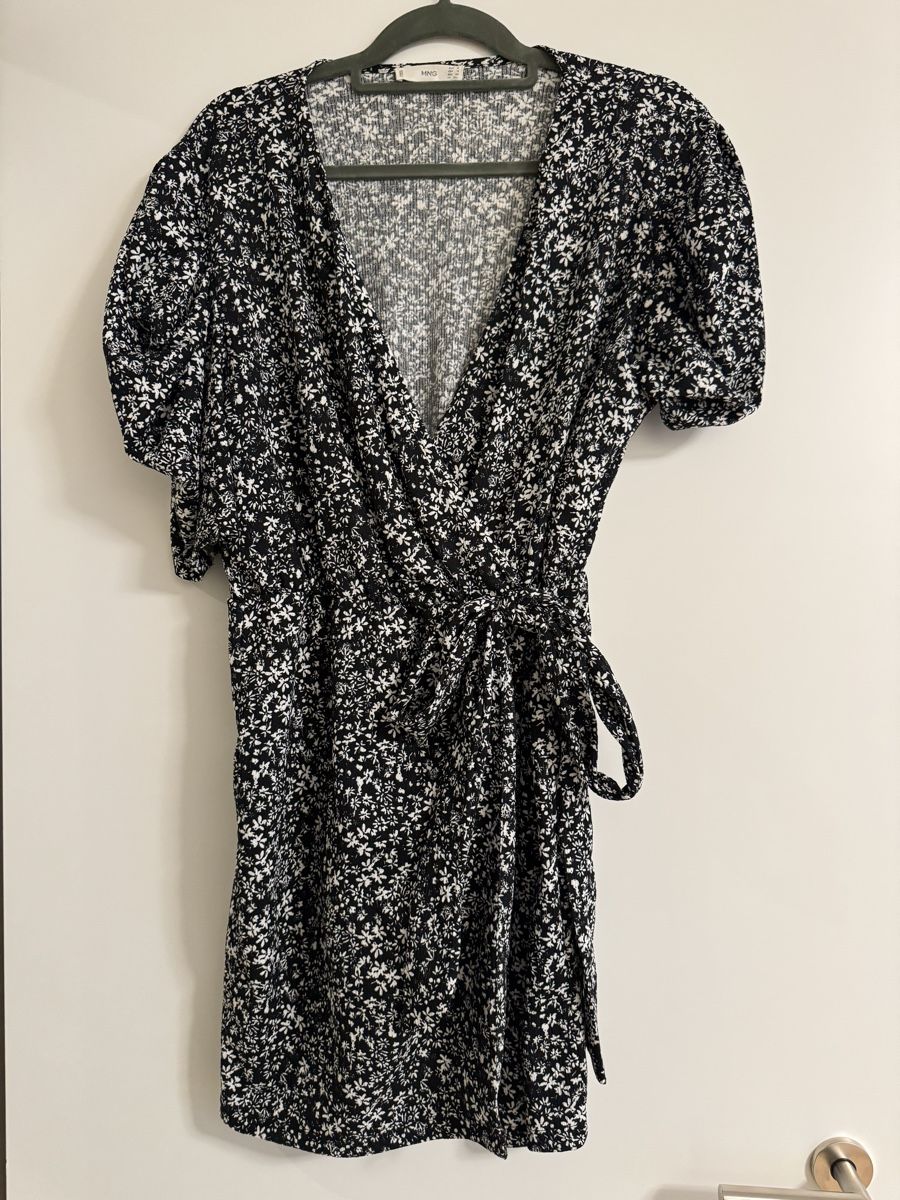 Mango Vestiti: Kurzes Kleid mit Blumenmuster von Mango – Nuovo (secondo la descrizione) da Sulgen venduto da a_fonsi
