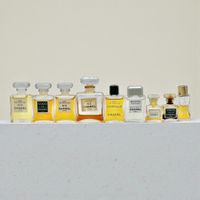 Lot de 9 miniatures de parfum CHANEL vintage