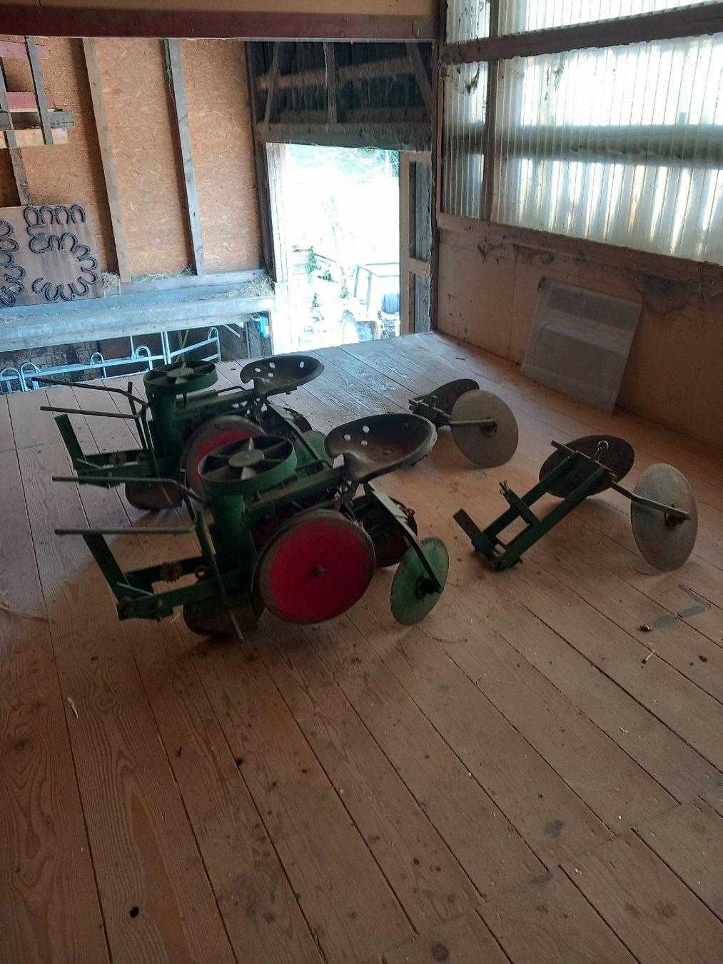 Haruwy Parti di macchinari per lavorazione del terreno: Haruwy Kartoffel Setzgerät – Usato da Gerlikon venduto da adr_xrc7