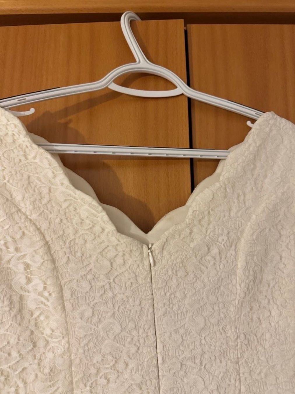Kleider: Festkleid – Neu (gemäss Beschreibung) aus Wetzikon ZH von sil_gxd6 5