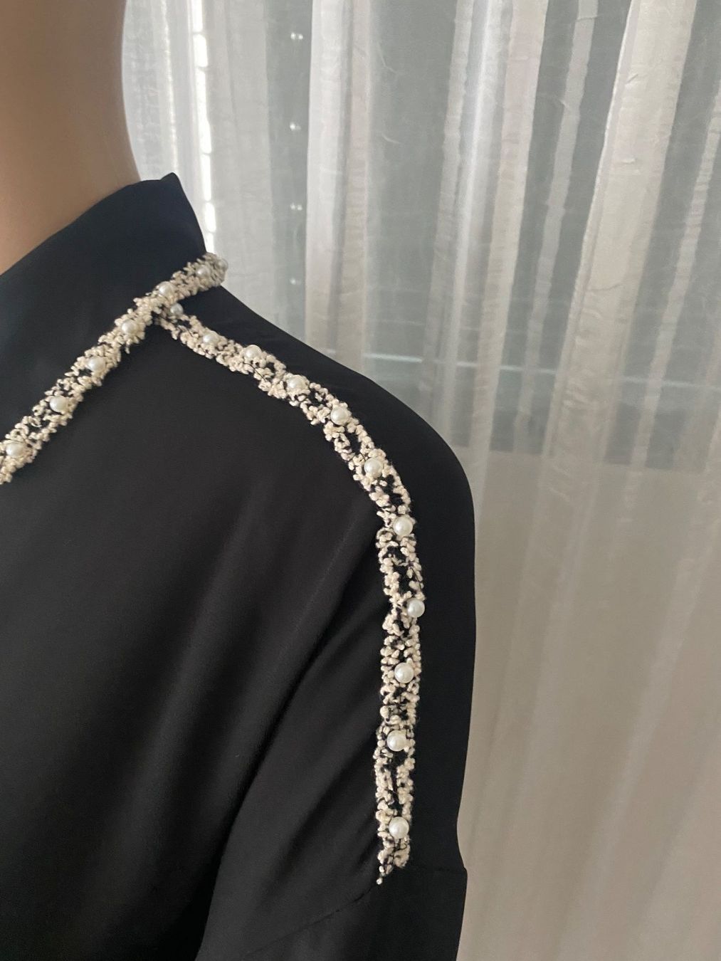Zara Camicette: Perfekter Auftritt - ZARA Bluse mit Perlen, schwarz, M – Nuovo e nell'imballaggio originale da Winkel venduto da ferrari2022 4