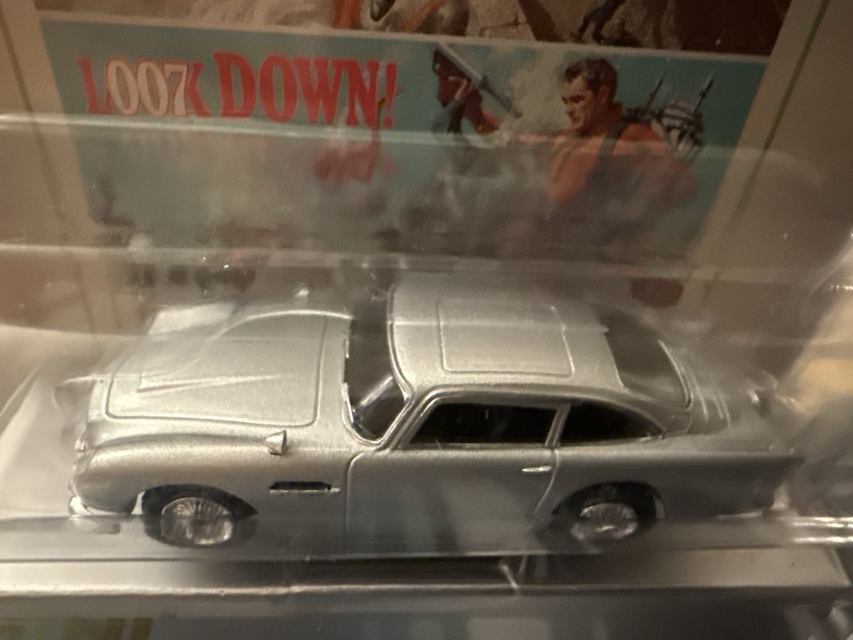 Aston Martin Modellautos: Mini GT Aston Martin DB5 Thunderball 007 Neu – Neu und originalverpackt aus Basel von Zomeg 6