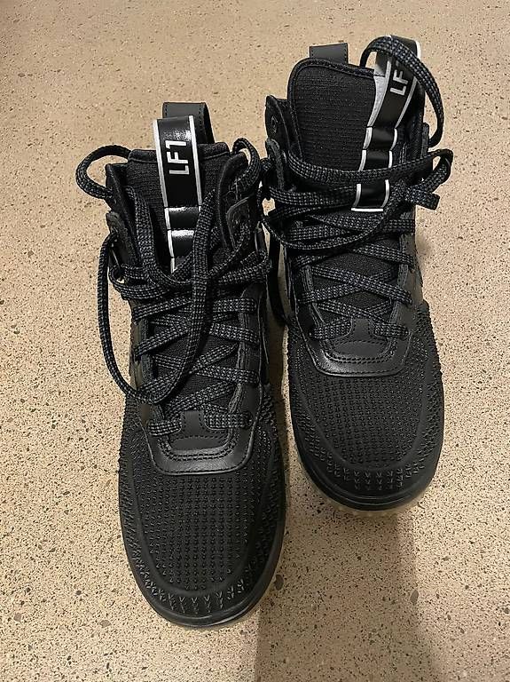 Nike Herrenschuhe: Limited Edition Nike Schuhe 40 – Gebraucht aus Zürich von janine_stalder 2