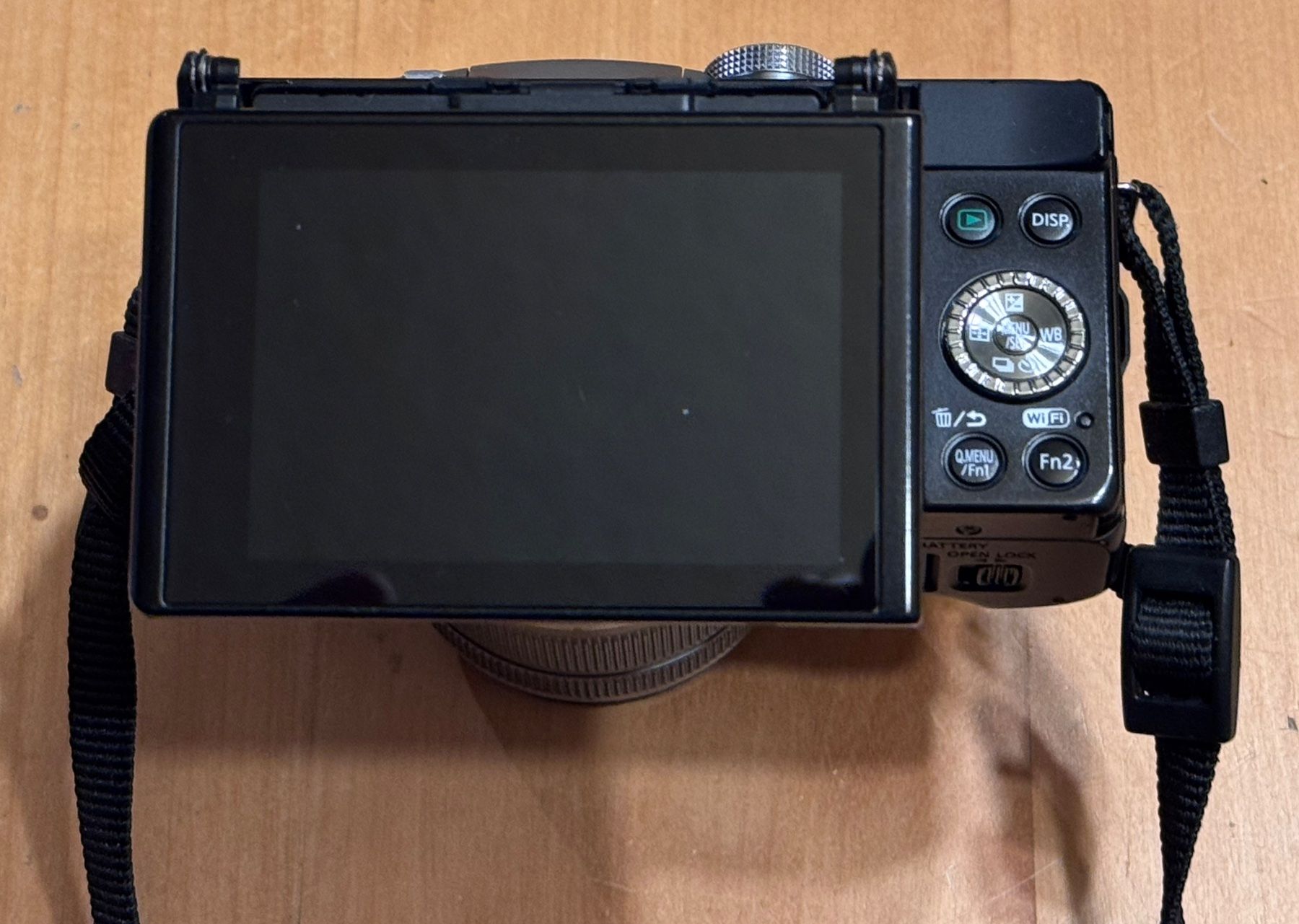 Panasonic Kamera: Panasonic Lumix DMC GF6 – Defekt aus Unterengstringen von NOISE 1