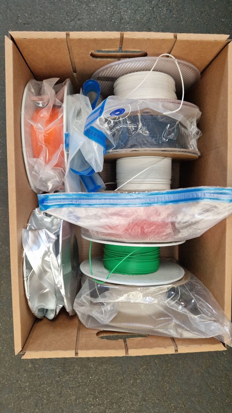 Bambu Lab Filament: Filament PLA - Gratuit – Neuf avec emballage d'origine à Genève par Willoup