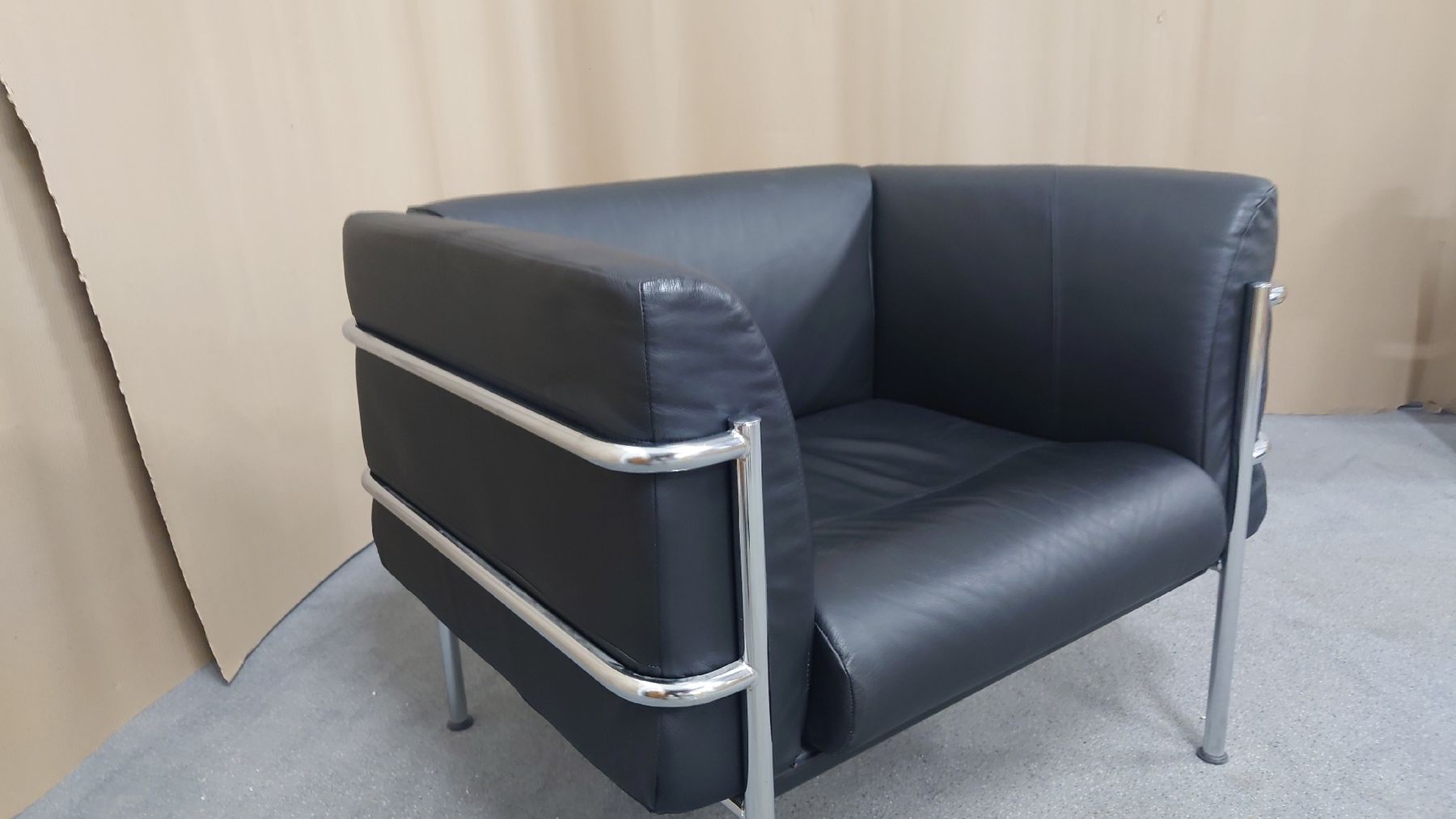 Fauteuils: Sessel schwarz Kebe, ähnlich Corbusier – D'occasion à St. Gallen par Second-Life 5