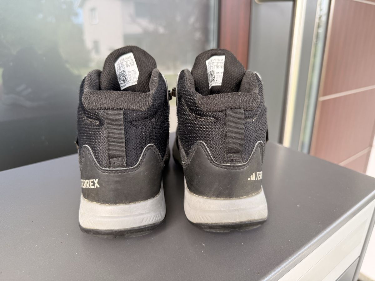 Adidas Chaussures hommes: Adidas Terrex waterproof Gore-Tex boots size 31 – D'occasion à Diessenhofen par mar_8cyl 2