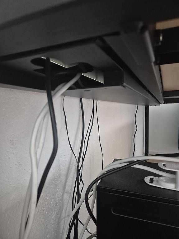 Lista Bureaux: Lista Arbeitstisch – D'occasion à Triesen par zar_6tss 2