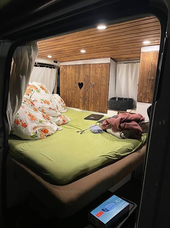 Camping Fahrzeuge: VW T5 Camper  individueller Innenausbau – Gebraucht aus Schattdorf von mar_xs9d 1