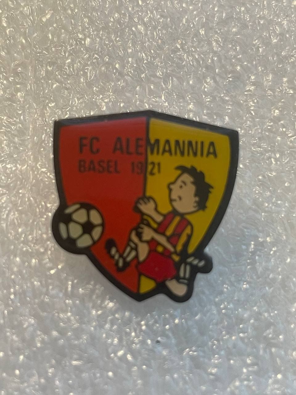 Placchette & Badge: 189. Pin - FC Alemannia Basel – Usato da Luzern venduto da Irek