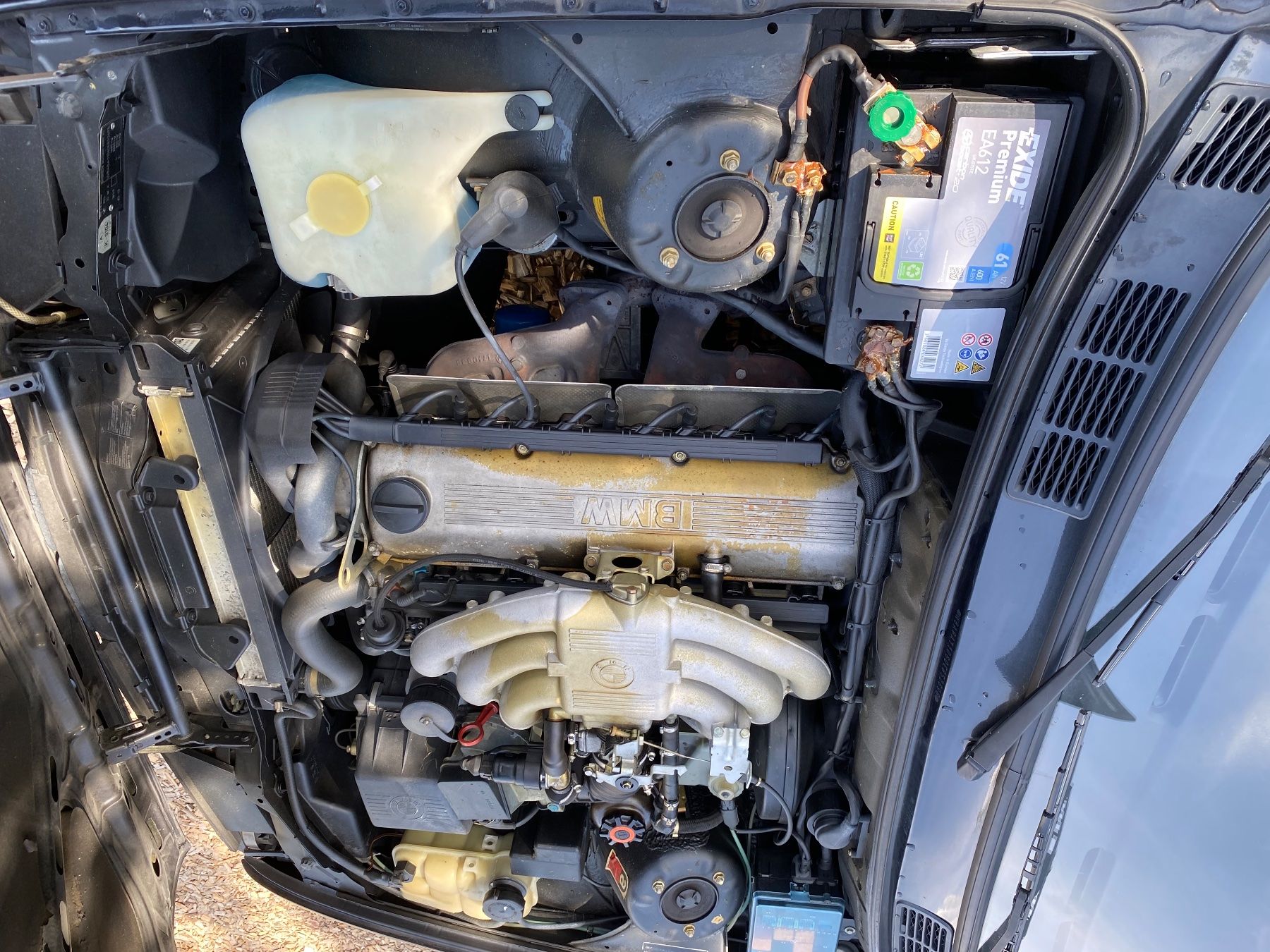 BMW Automobili: BMW 320i Cabriolet E30 – Usato da Baar (Nendaz) venduto da Red_star0 4