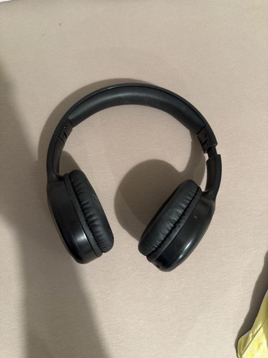 Lenovo Cuffie: Lenovo Bluetooth Kopfhörer – schwarz – Usato da Zürich venduto da 21g_68xh