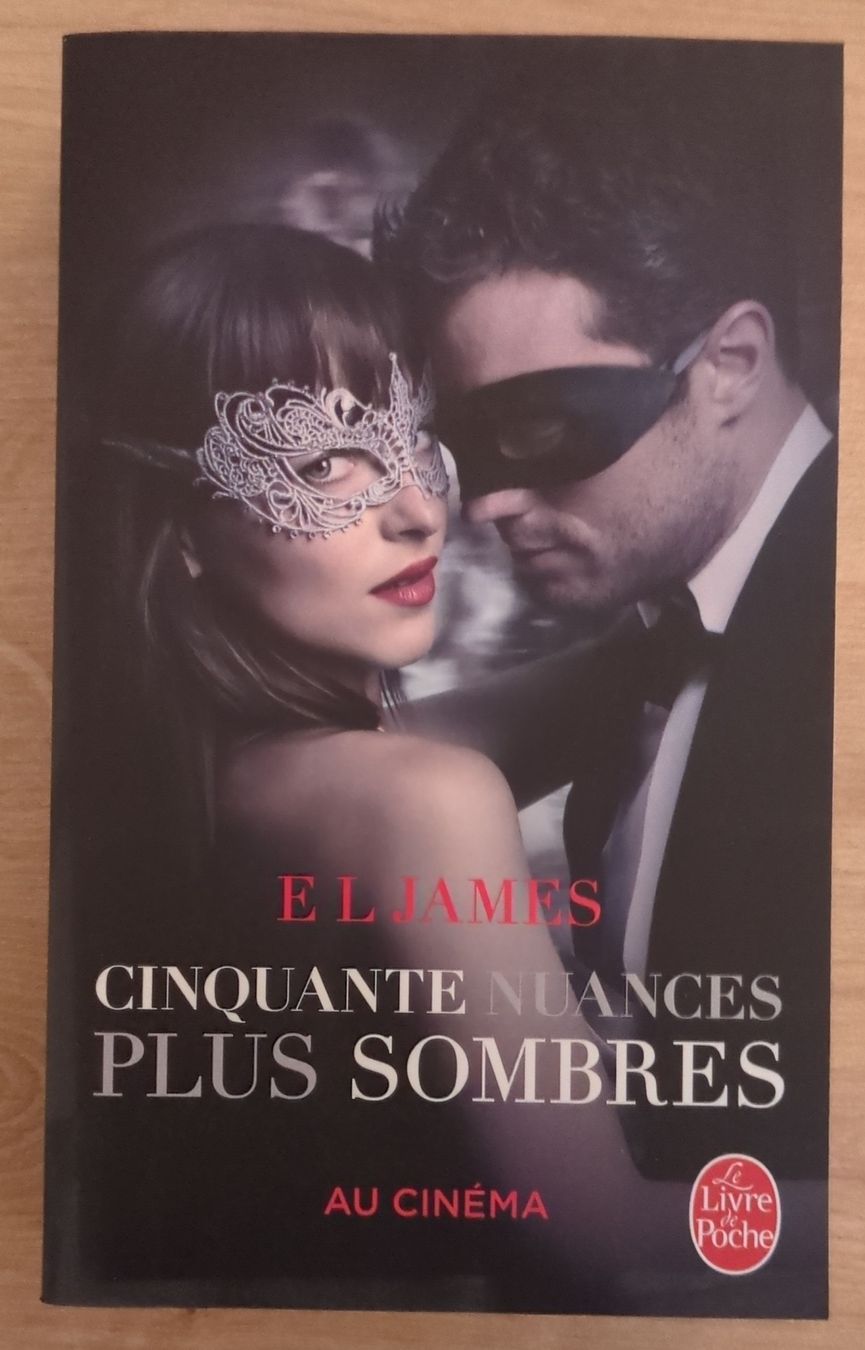 Libri: Cinquante Nuances plus Sombres – Usato da Corminboeuf venduto da MrGP87