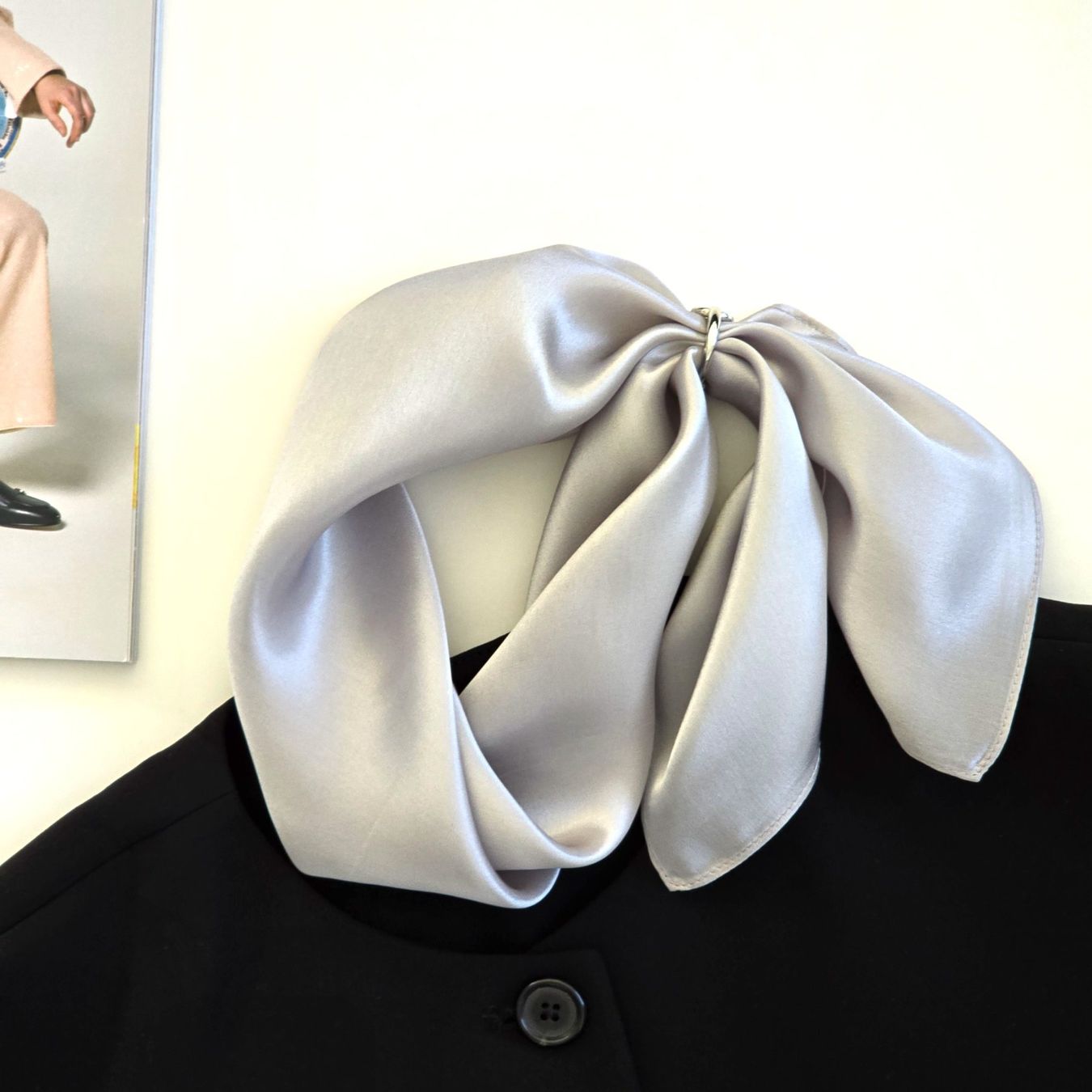 Foulard & Sciarpe: New 53cm Silk Scarf Square Silver Light Grey Plain Color – Nuovo e nell'imballaggio originale da Baar venduto da virginiablossoms 6
