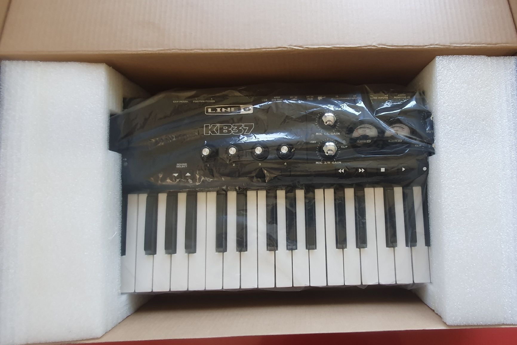 Line 6 Attrezzatura per studi di registrazione: Line 6 POD Studio KB37 - Das ultimative Musik-Interface! – Nuovo (secondo la descrizione) da Killwangen venduto da versus77 1