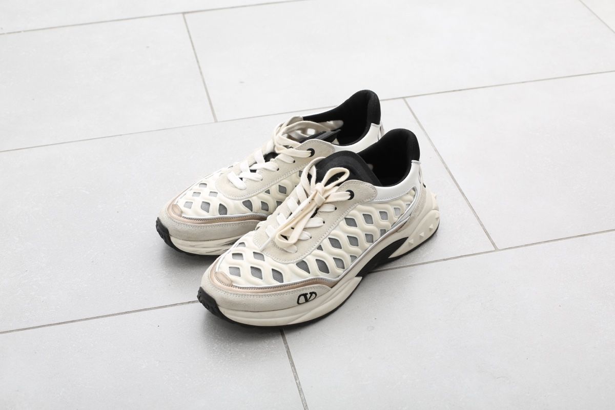 Valentino Scarpe da donna: VALENTINO SNEAKERS – Usato da Zürich venduto da Mariia_burlachenko