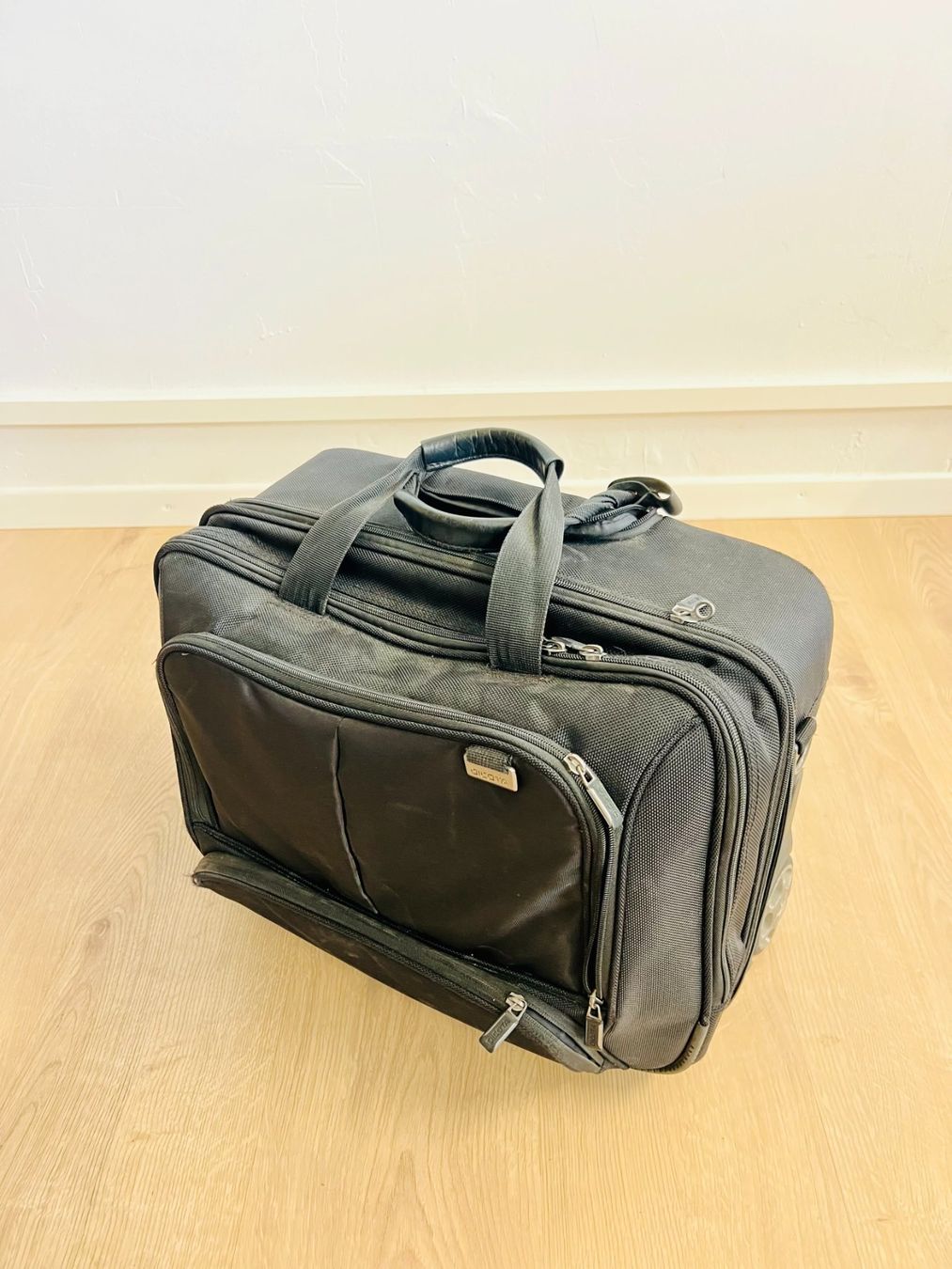 Altro in Aeronautica: Schwarzer Business-Trolley von Dicota mit diversen Fächern – Usato da Dietikon venduto da ExaLightAndSound