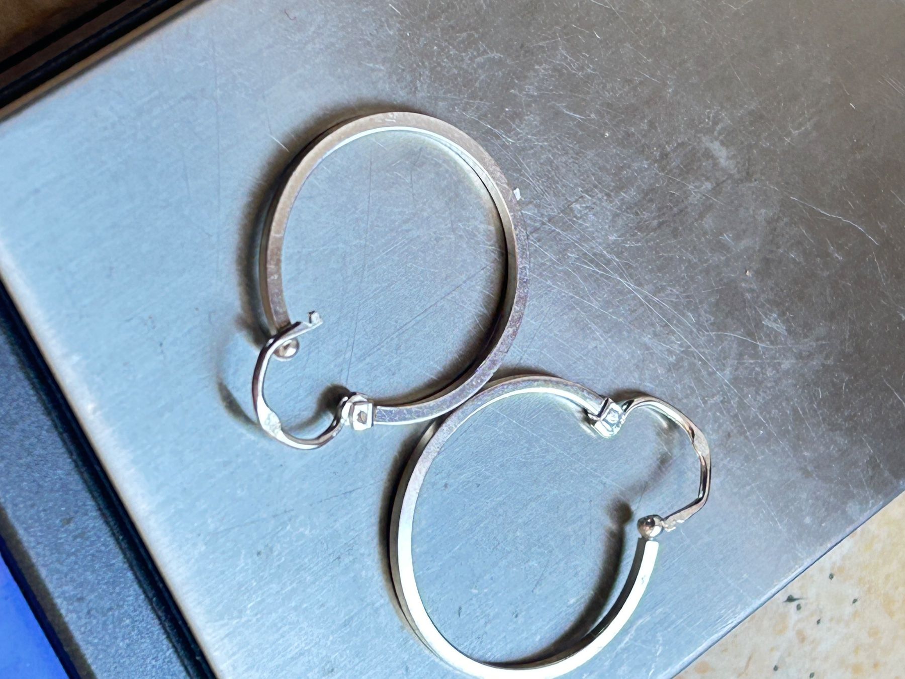Ohrringe & -stecker: Silber Kreolen Ohrringe CLASSICO (2cm) – Gebraucht aus Dittingen von Bijoubelle 4